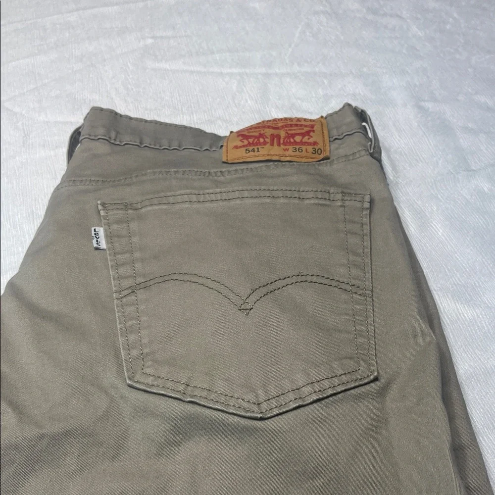 Levi's Men's Jeans in Khaki Green